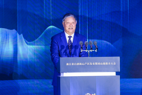 　　诸暨市同山烧酒业协会会长陈能恩