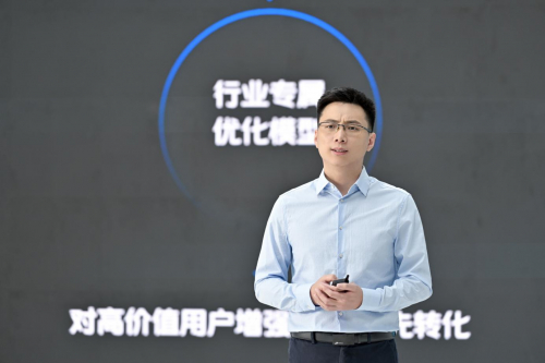 　　vivo互联网商业产品总监 李延岗 现场演讲