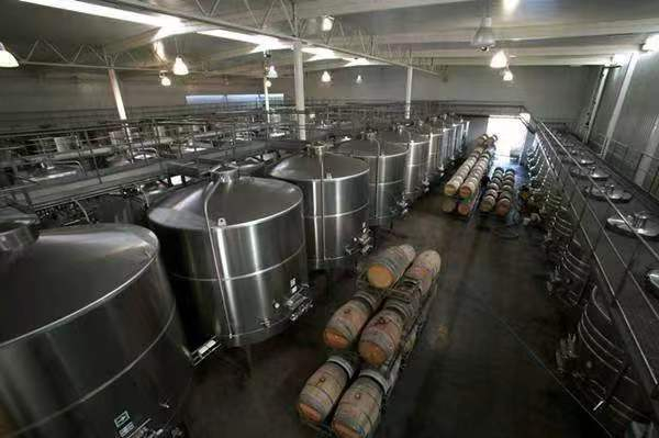 　　柿子醋酿造生产线