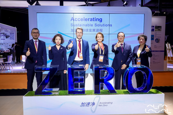 　　瑞典驻上海总领事馆总领事与副领事一行来访