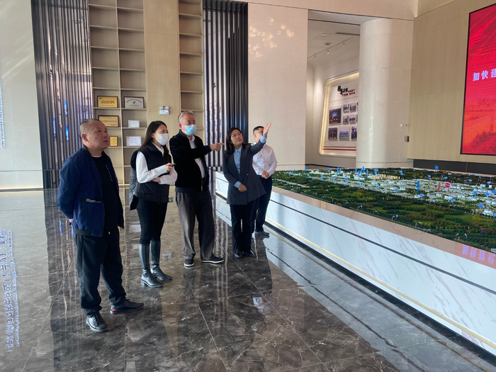 具有投资意向企业到定兴参观考察