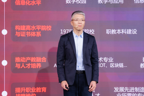 　　联想中国区大客户业务群政教行业总经理张骁