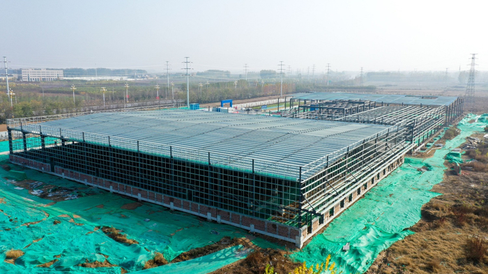 图为建设中的同福食品项目