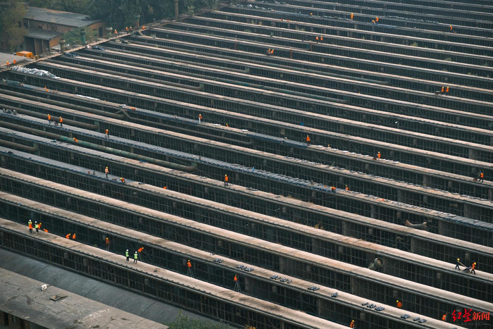 ↑方舱医院施工现场 二砂附近居民供图