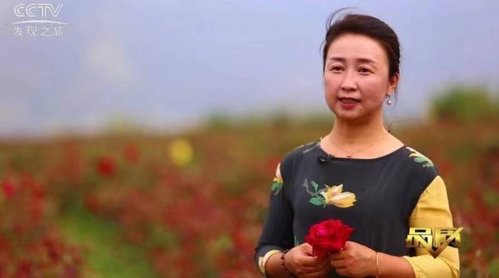 　　段旻燕接受央视采访