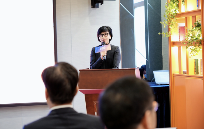 　　光博士集团董事长何丽英致辞