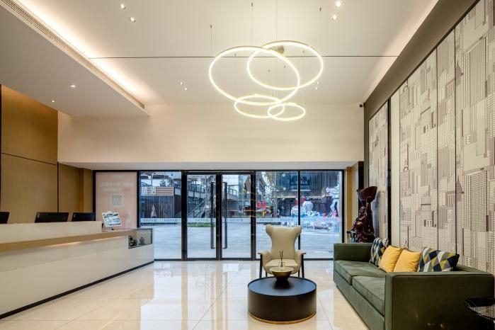 　　城市便捷酒店资阳北站圣高广场店大堂