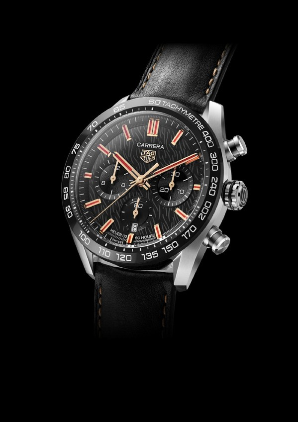 　　泰格豪雅卡莱拉系列兔年计时码表