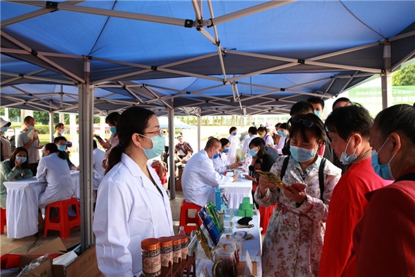 　　中医药文化特色展示
