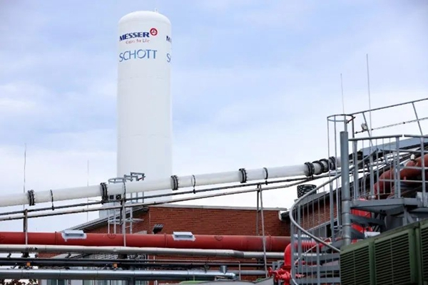 　　2022年，肖特用于玻璃熔炼研究的氢罐装置投入使用