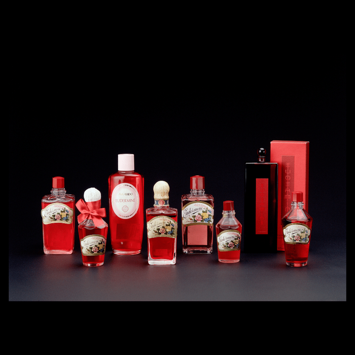 　　自1897年上市以来，“红色蜜露”的品质随着技术进步不断改良，产品容器也历经多次改版