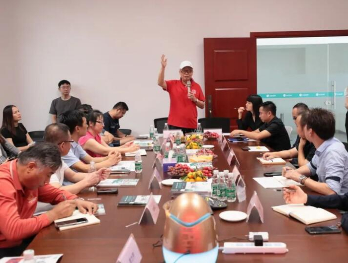 　　△向前科教集团叶总致辞