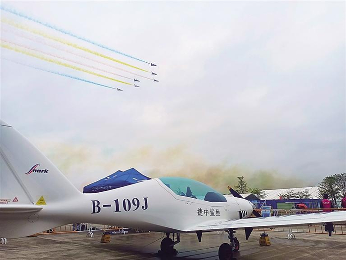 航展现场的“鲨鱼”飞机 王玉凯 摄