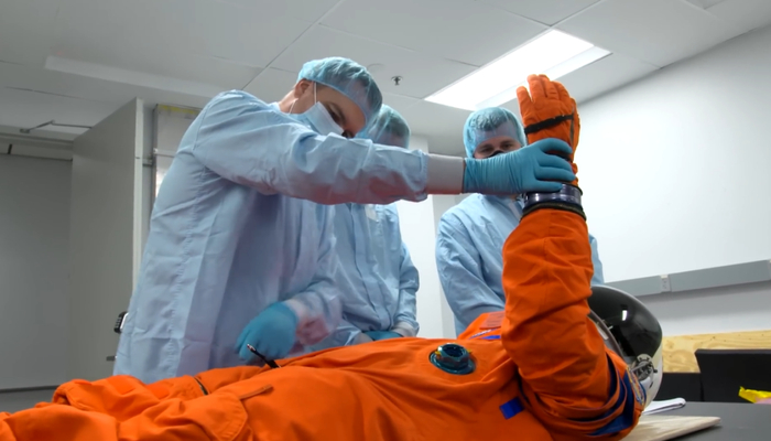 Moonikin Campos    图片来源：NASA