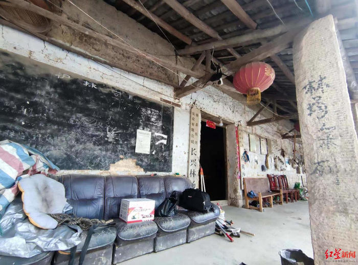 ↑李秀雄一家人在林场的住所