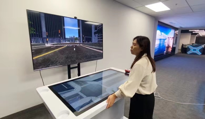 　　中汽数据交通安全讲师：李宁宁、郭芳郁