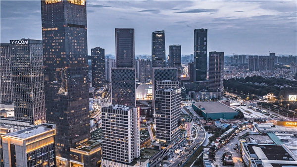 　　加深周边联动，万博商务区蓄力打造新城高质量CBD