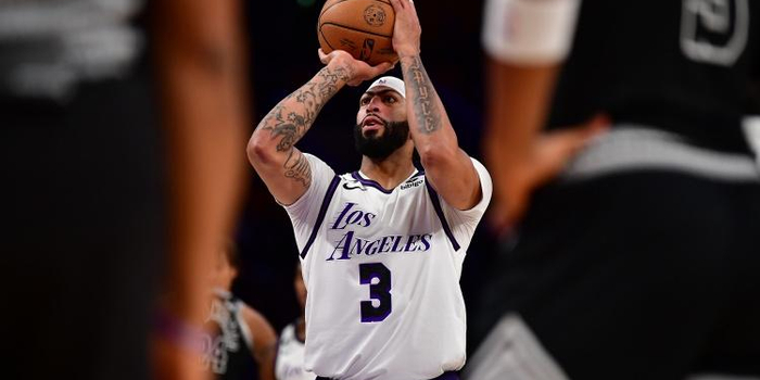 攻防两端统治比赛节奏