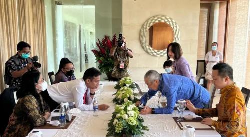 　　印尼卫生部长布迪会见汪建