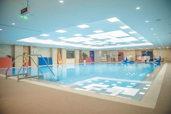 　　北京和睦家康复医院水中康复区