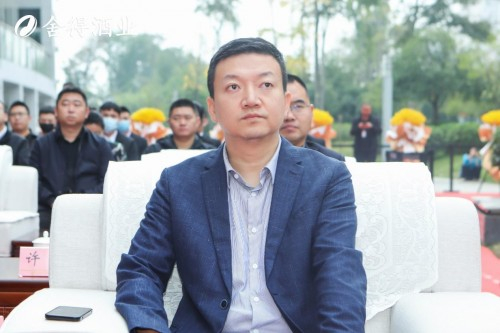 　　舍得酒业总裁助理、营销公司总经理 王维龙