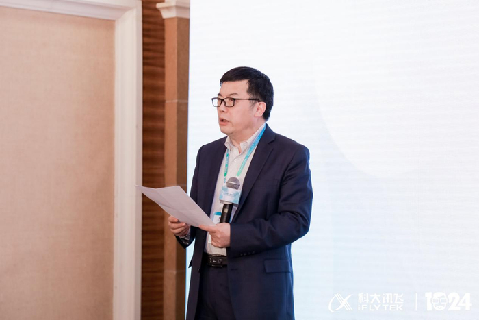 　　上海国家会计学院智能财务研究院院长刘勤