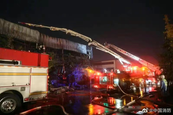 火灾事故现场 图片来源：中国消防微博