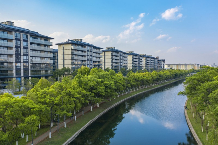 华夏四季交付地块船房河景色实拍图