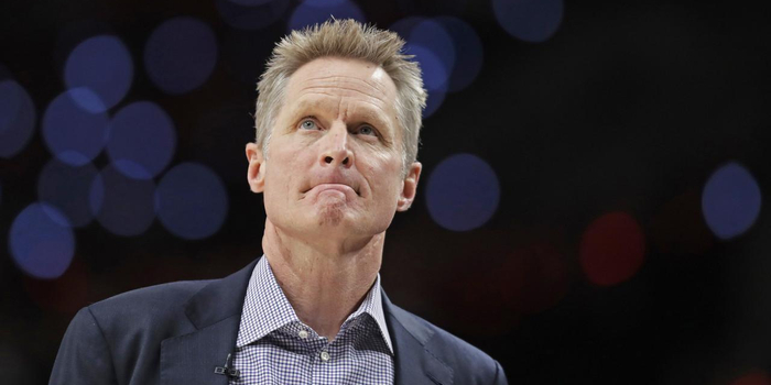 科尔质疑裁判末节判罚引争议