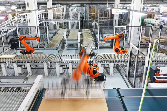 欧派家具的清远生产线。（清远日报记者 陈平生 摄）