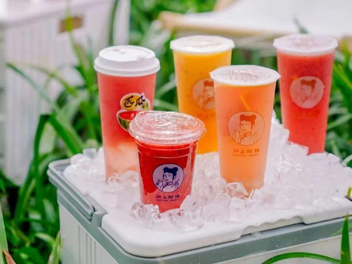 　　沪上阿姨鲜果茶系列