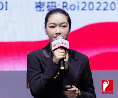 　　蓝标传媒副总裁 李姣