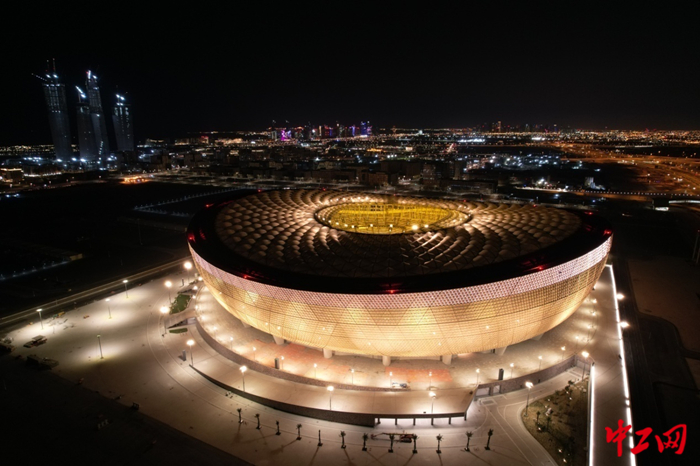 卢赛尔体育场夜景。（铁建国际供图）