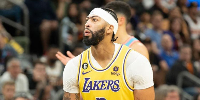 浓眉伤缺湖人内线告急