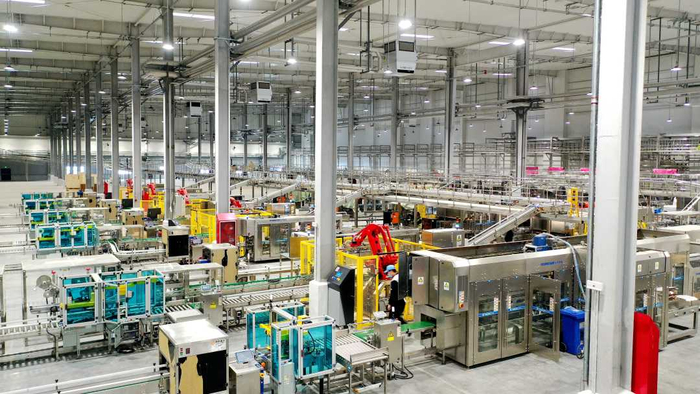 图为呼伦贝尔高端乳制品生产加工车间 。通讯员 温长春摄