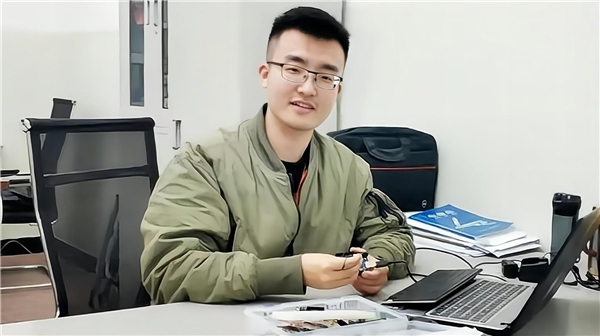 　　图1 李天宇老师