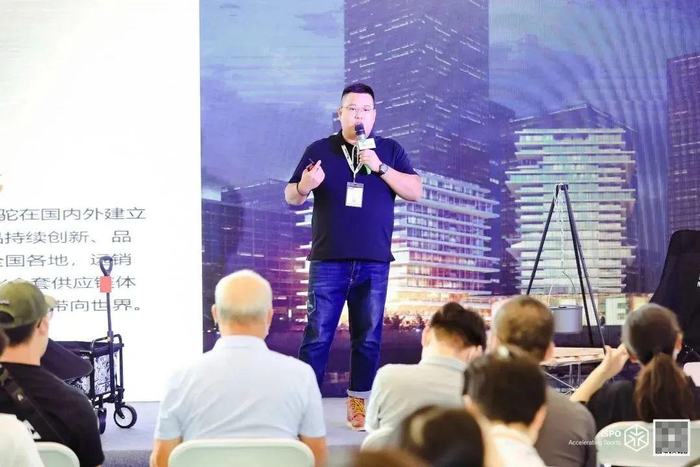 　　图注：刘浩宇出席 ISPO上海户外展