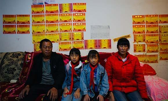 　　家庭的关爱和企业的扶持为孩子们全面发展和健康成长护航