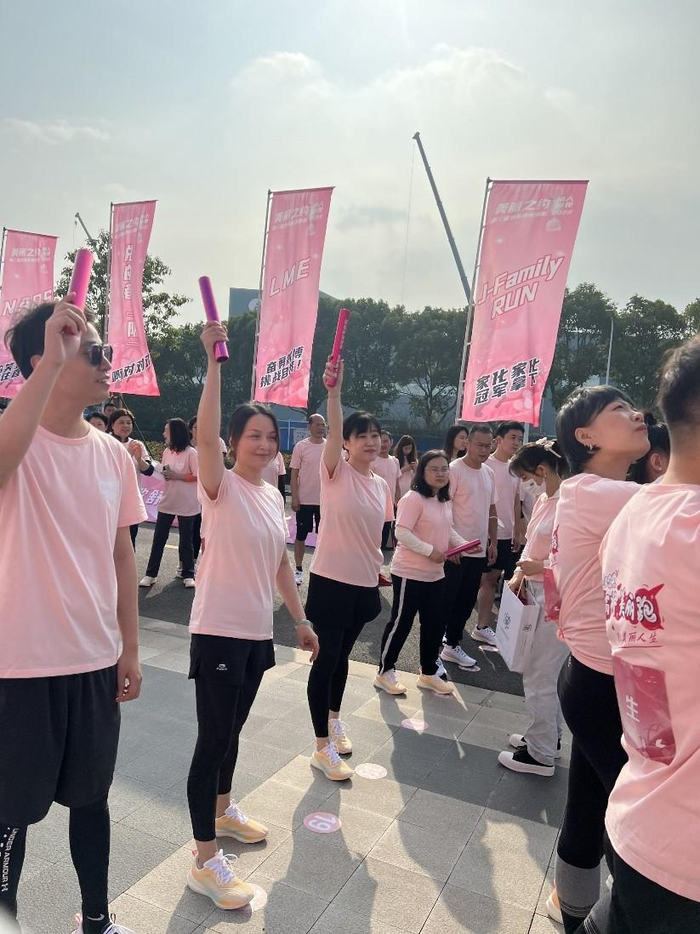 活动现场，气氛热烈