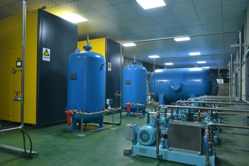 　　图：某高原部队配备鱼跃中心供氧系统