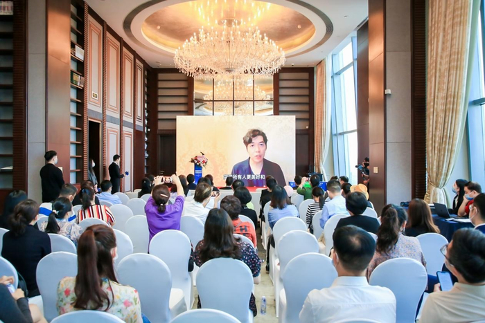 　　图:广东省政协委员、粤港澳大湾区青年总会主席吴学明视频致辞