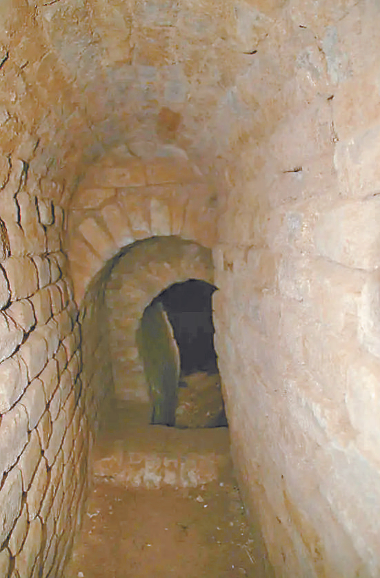     国家级文保单位永清古战道（资料片）。