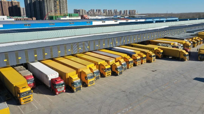 图为香河县韵达华北转运中心
