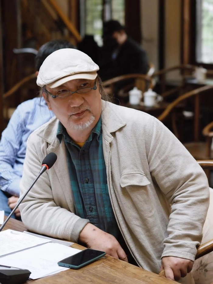 （东华大学博士生导师冯信群教授）