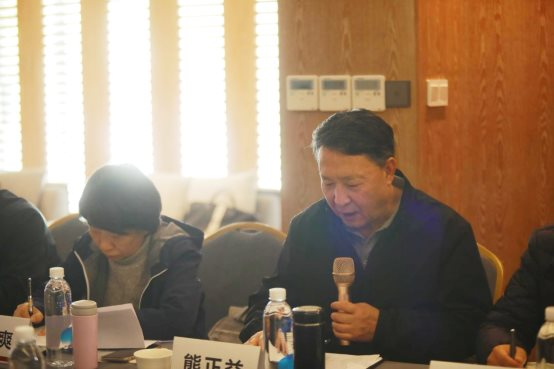 　　原云南省文化厅巡视员、省文物局原局长熊正益