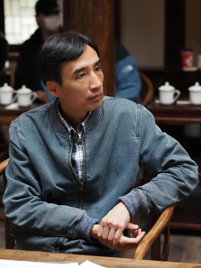 （上海第二工业大学艺术设计学院副院长萧泰教授）