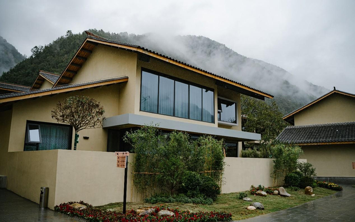 　　携程度假农庄·留坝秦岭1号联营店