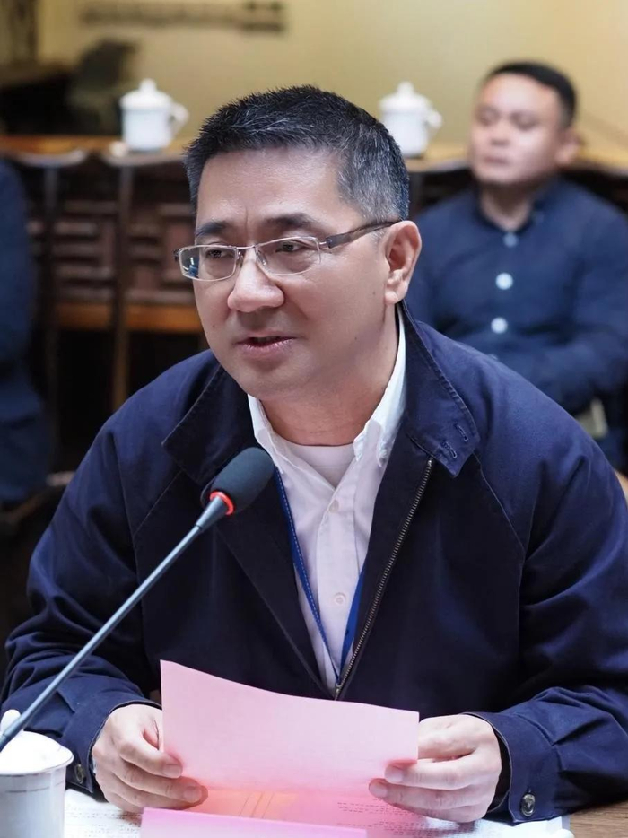 （上海视觉艺术学院党委副书记、副校长俞振伟教授）