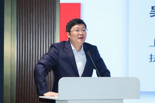 　　商会党委副书记、执行副会长、秘书长 吴仲春