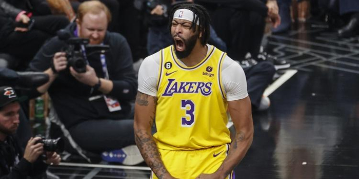 NBA集锦浓缩全场精华镜头从新星崛起到老将坚守感人至深